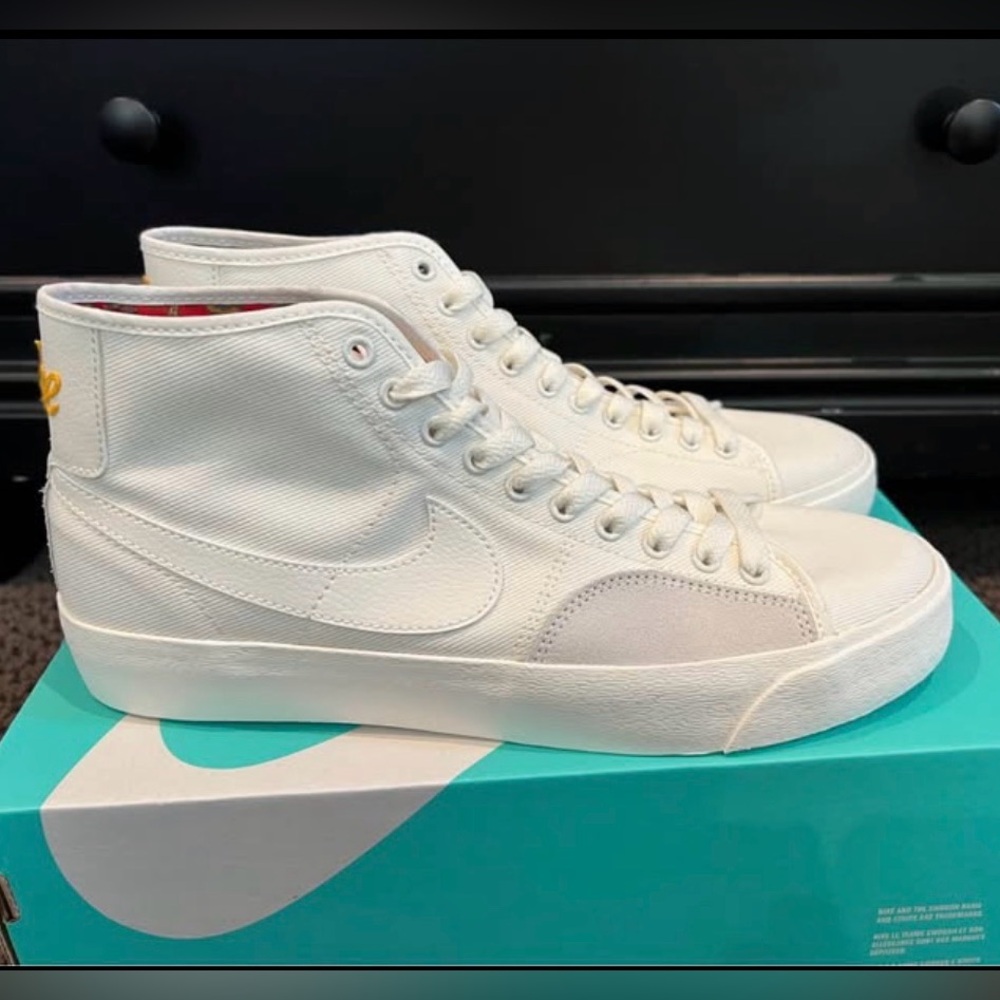 NIKE SB BLZR COURT MID PRM High-Top Men's Sneakers size 9.5